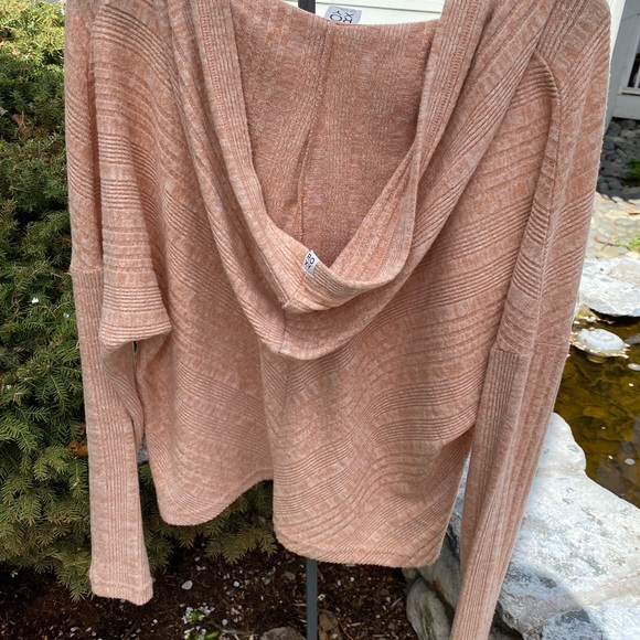 Hooded pullover - Picture 2 of 3